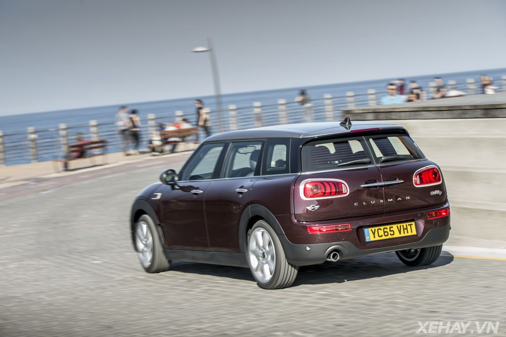 Mini Cooper Clubman 2016 chốt giá bán khởi điểm từ hơn 670 