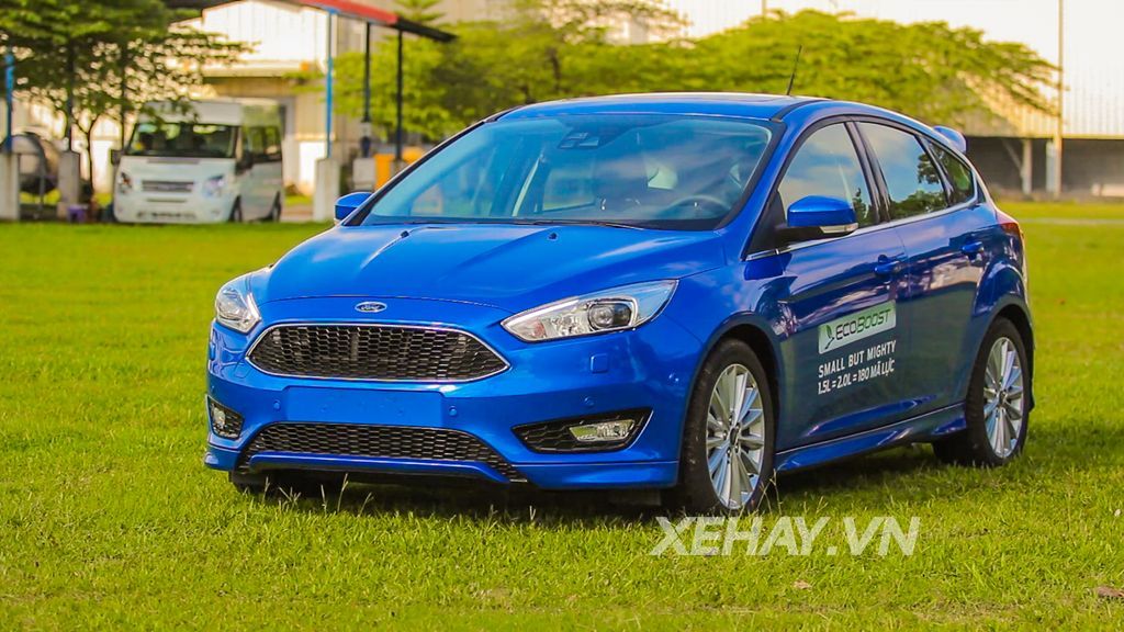 2015 Ford Focus Specs Price MPG  Reviews  Carscom