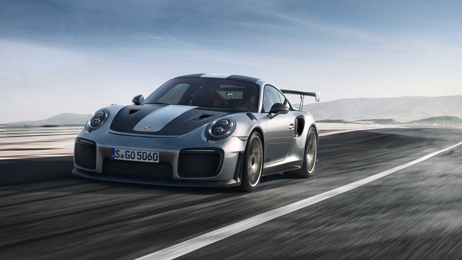 Porsche 911 GT2 RS 2018 mặc đẹp với bộ cánh British Racing Green - ảnh 6 Porsche 911 GT2 RS 2018 mặc đẹp với bộ cánh British Racing Green - ảnh 6
