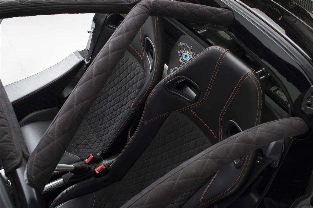Hennessey Venom GT Spyder 1,244HP của Steven Tyler thu được 18 tỷ cho từ thiện - ảnh 5