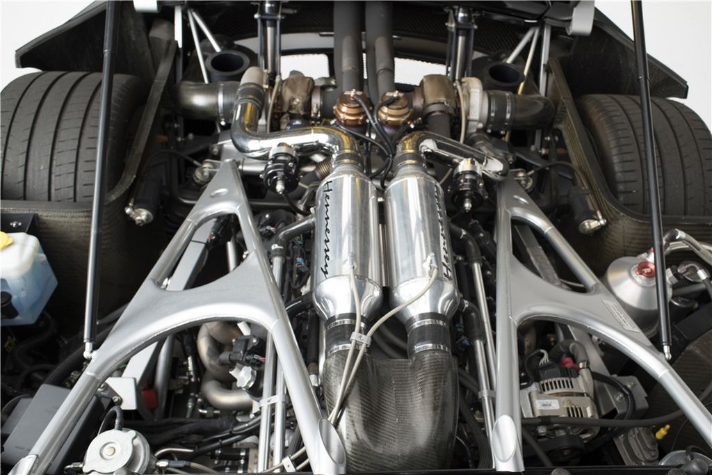 Hennessey Venom GT Spyder 1,244HP của Steven Tyler thu được 18 tỷ cho từ thiện - ảnh 3