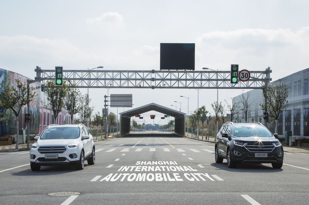 Ford đang thử nghiệm công nghệ mới giúp cải thiện giao thông - ảnh 2 Ford đang thử nghiệm công nghệ mới giúp cải thiện giao thông - ảnh 2
