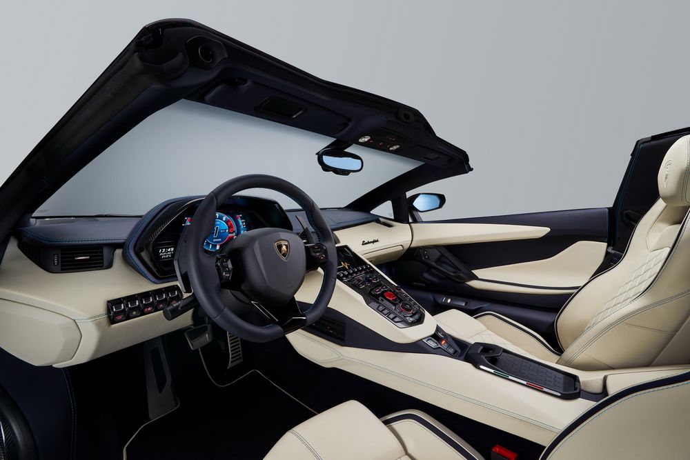 Vén màn Lamborghini Aventador S Roadster, giá khởi điểm 10,4 tỷ VNĐ - ảnh 8 Vén màn Lamborghini Aventador S Roadster, giá khởi điểm 10,4 tỷ VNĐ - ảnh 8