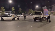 Quảng Ninh: Không làm chủ được tốc độ, xe tải đâm nát hông xế sang Mercedes-Benz S450