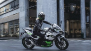 Kawasaki trình làng mẫu Ninja 7 Hybrid: Xe mô tô hybrid thương mại đầu tiên trên thế giới