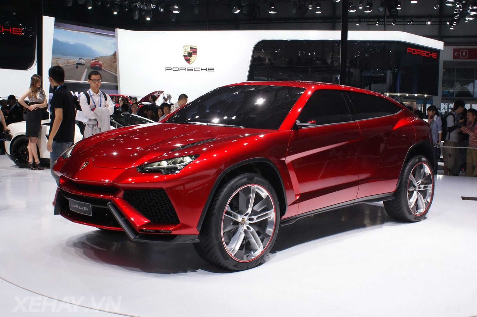 Lamborghini cân nhắc sản xuất phiên bản hiệu suất cao của URUS