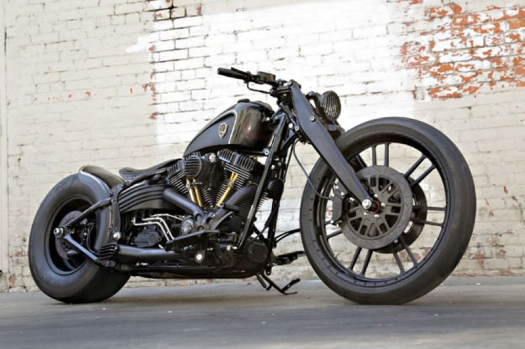 Harley-Davidson Softail "mới mẻ" sau cú "độ độc" phong cách Rocker Bobber