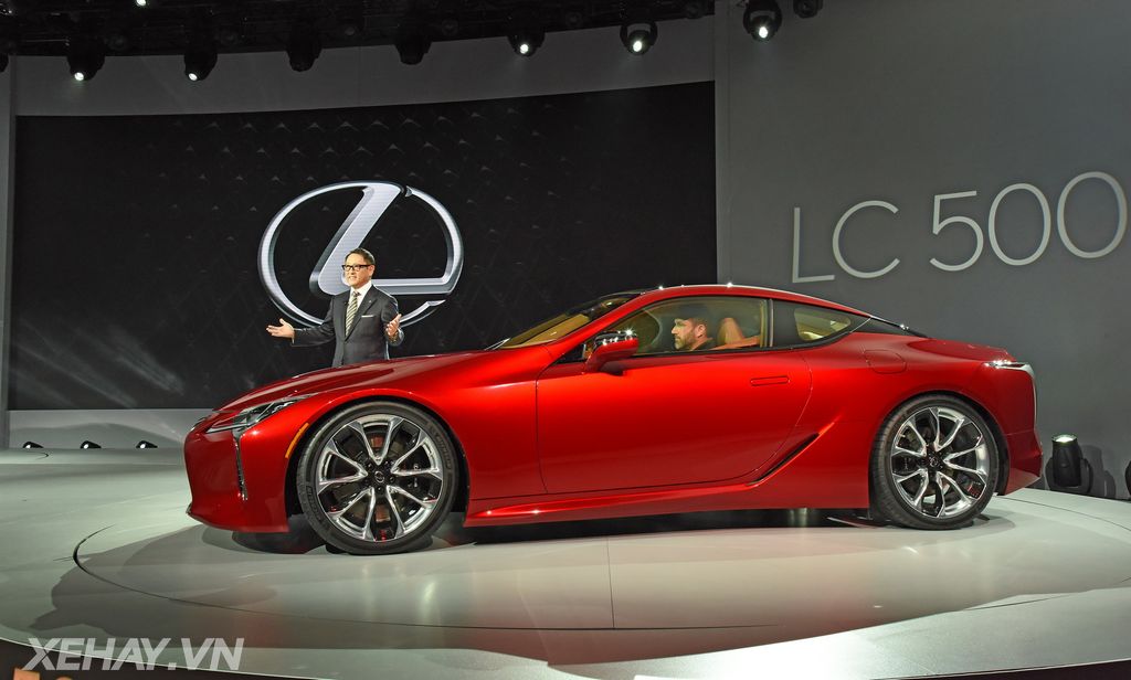 Lexus gây ấn tượng mạnh với coupe thể thao 2 cửa LC500 mới