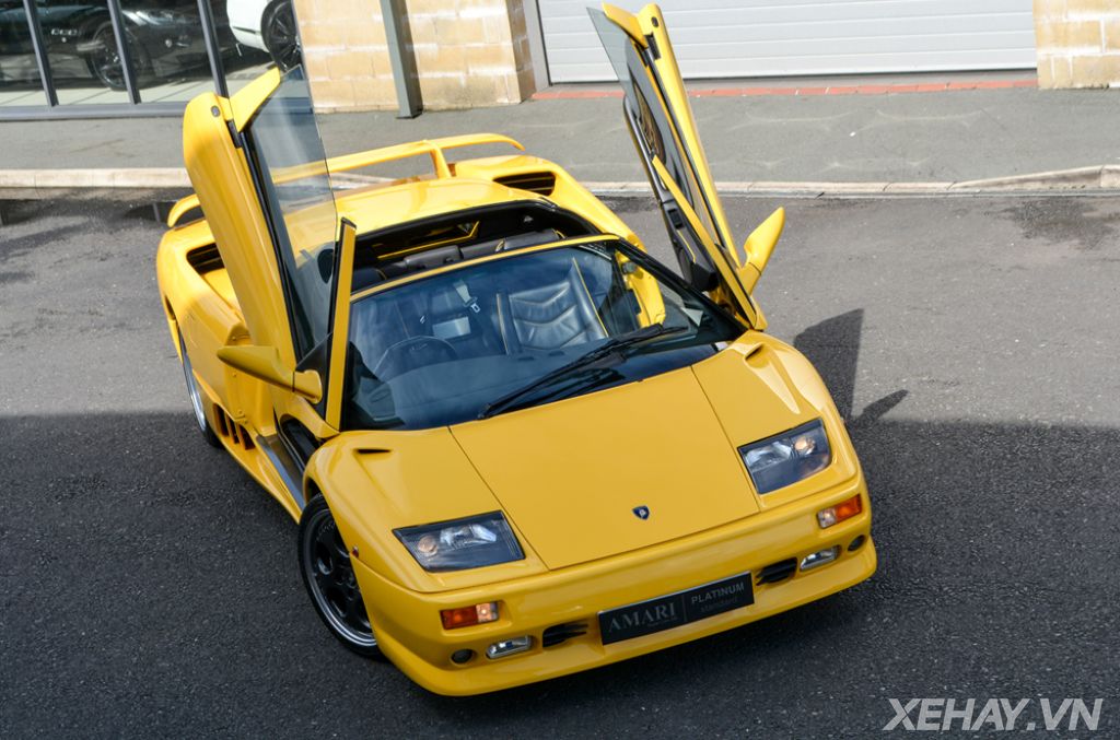 Lamborghini Diablo VT Roadster chốt giá 8,6 tỉ đồng đi tìm chủ mới