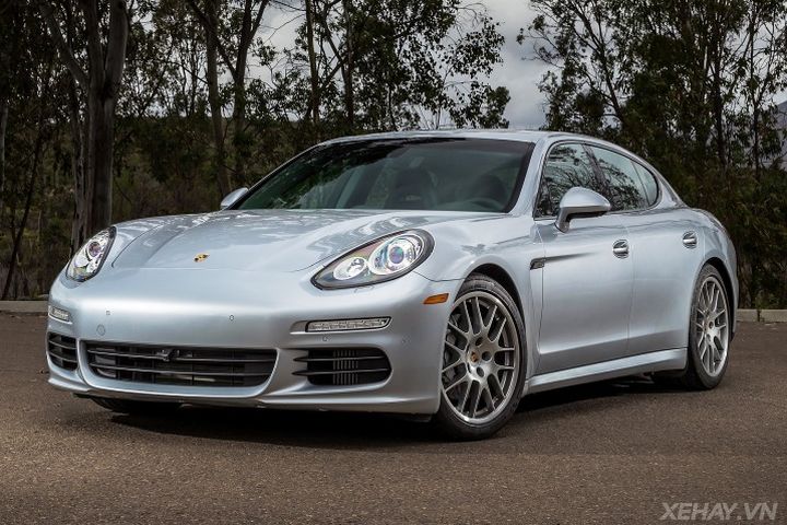 I Drove the 2016 Porsche Panamera GTS and It Was Incredible