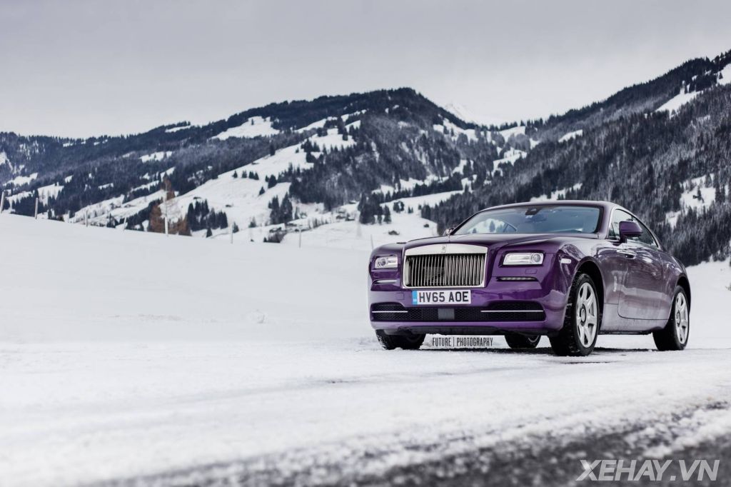 Lịm Người Ngắm Rolls Royce Wraith Tím Ngắt Trên đỉnh Anpơ 