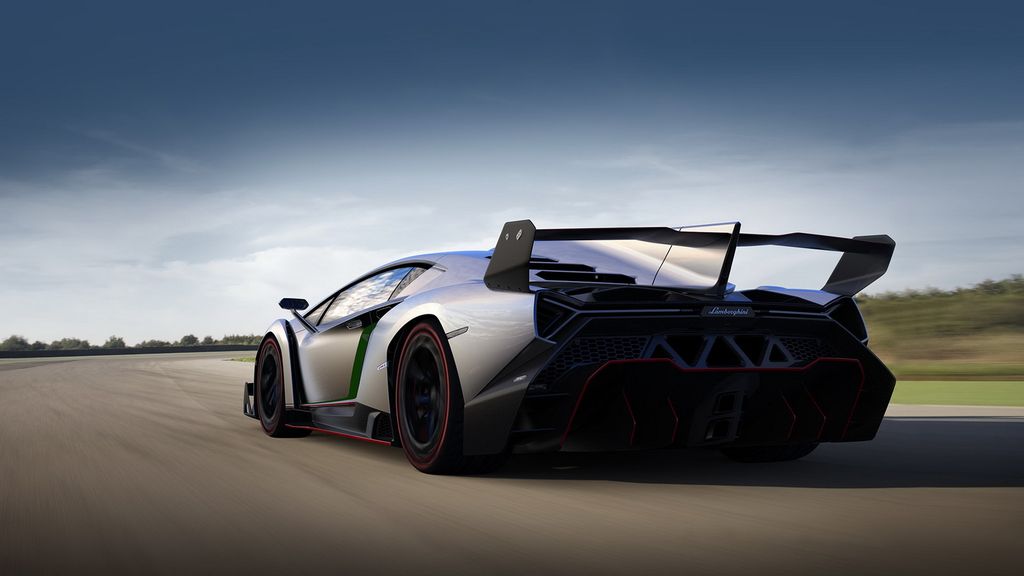 Chiếc Lamborghini Veneno Coupe đầu tiên tìm chủ mới với giá 176 tỷ đồng