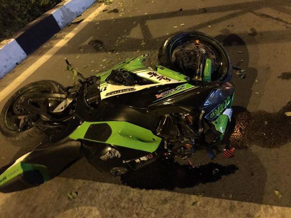 Xe Mô tô Kawasaki ZX10R thay nhớt bao nhiêu lít