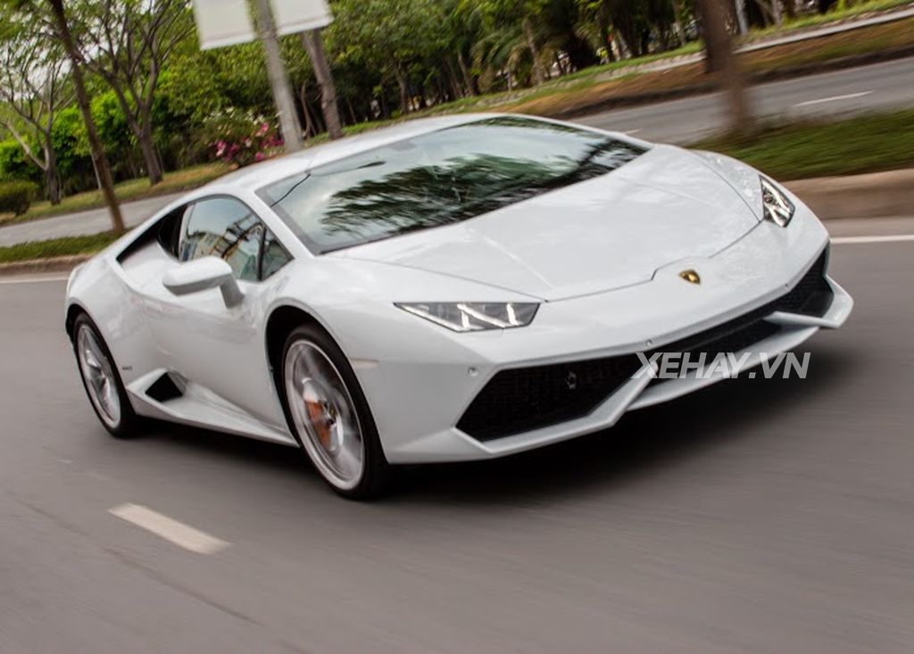 Lamborghini Huracan chính hãng thứ 2 tại Việt Nam về nhà với chủ mới