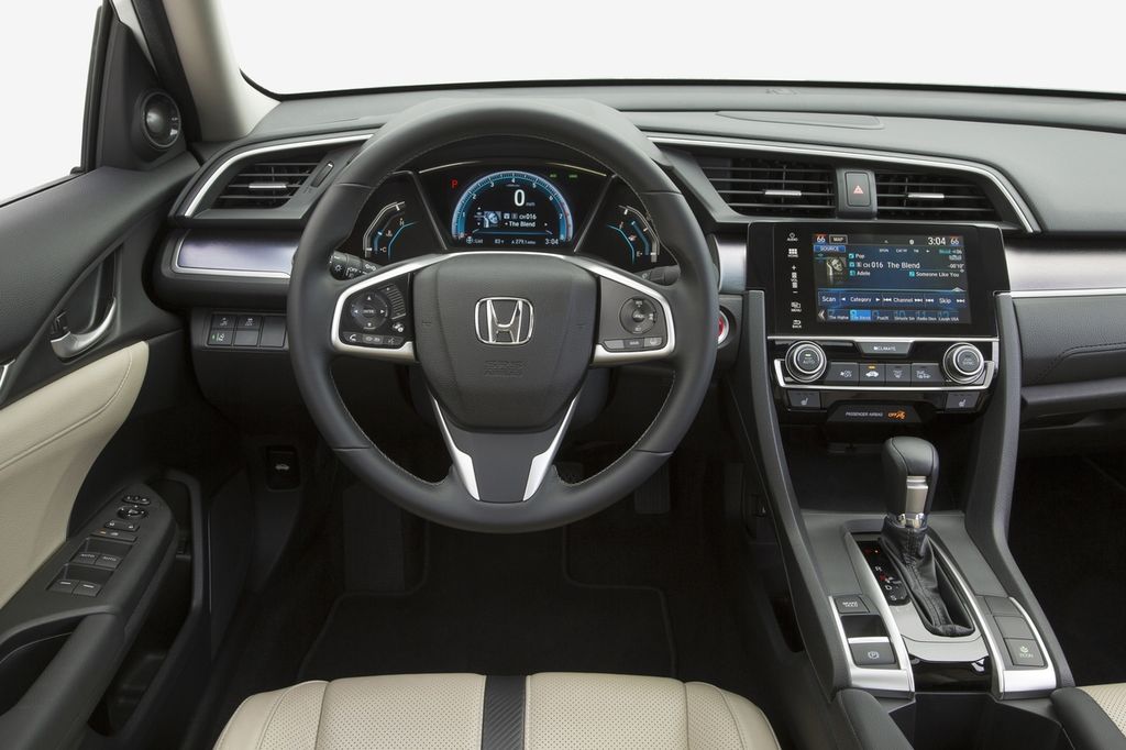 Honda ra mắt phiên bản Civic gần 2 tỷ đồng vẫn dùng số sàn