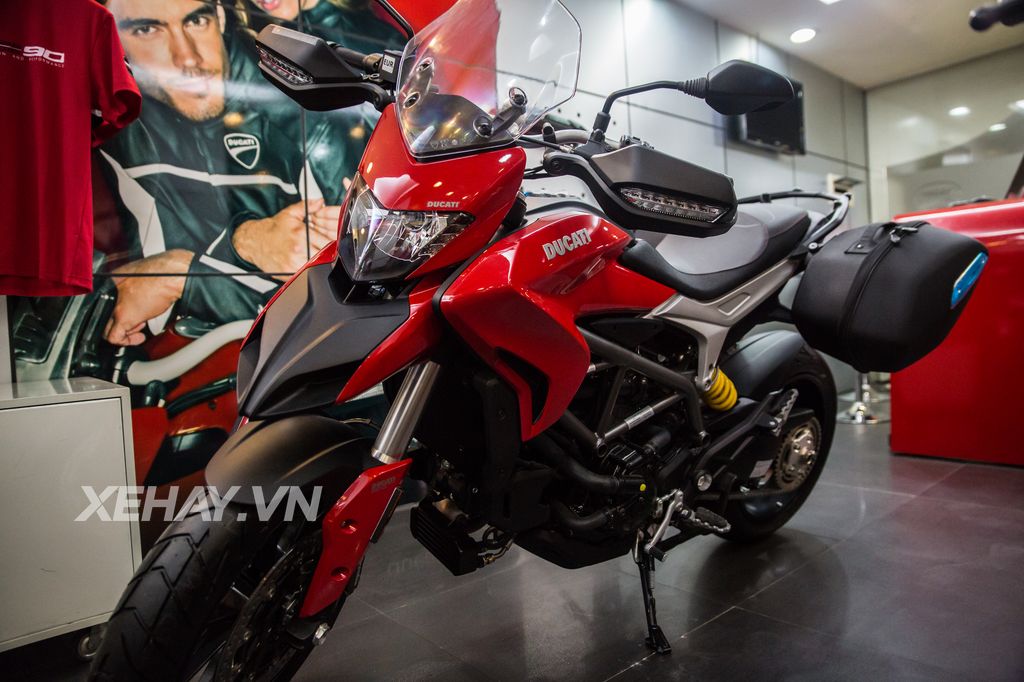 2022 Ducati Hyperstrada 950 launched at 1299 lakh  HT Auto