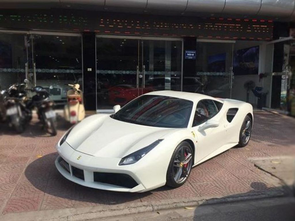 Hà Nội Ferrari 488 Gtb Giá 16 Tỷ đồng Bị Rao Bán Trên Vỉa Hè