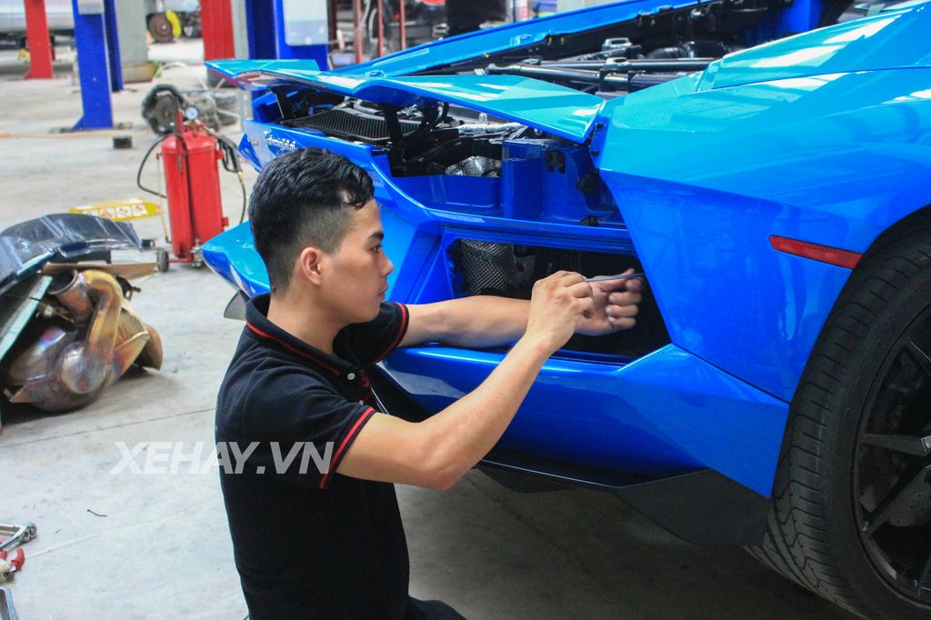 VIDEO] Xem quá trình độ pô Armytrix cho Lamborghini Aventador tại Thần Châu  Garage