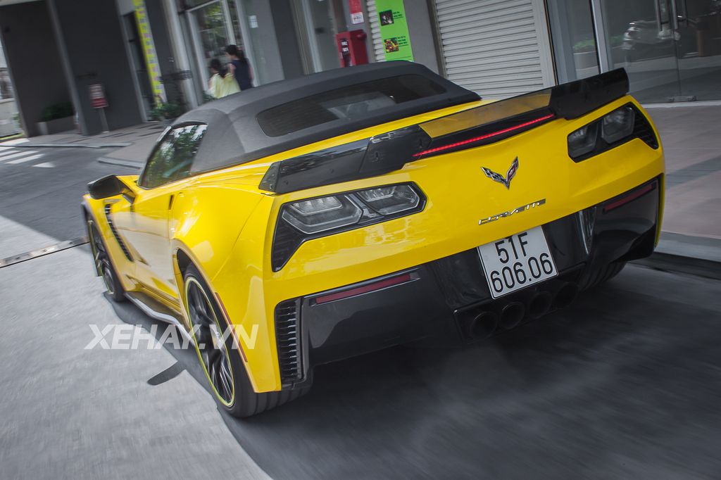 Sài Gòn: Chevrolet Corvette C7 Z06 lên đời pô Akrapovic ...