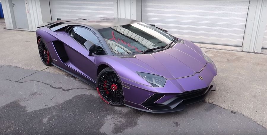 VIDEO] Cùng xem màn thay áo từ Chrome Red sang Matte Purple của Lamborghini  Aventador S