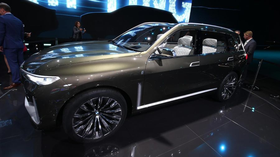 BMW X8 sắp ra mắt Bản coupe của X7 làm khó Maybach GLS