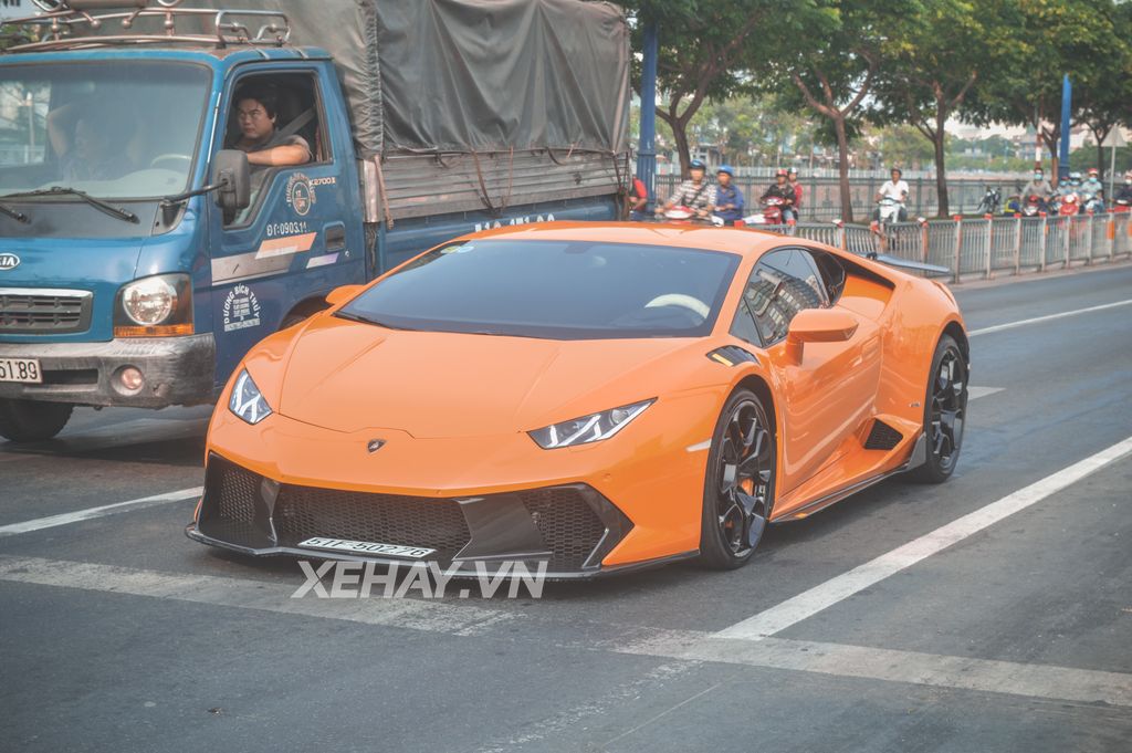 Xem Lamborghini Huracan độ Novara độc nhất tại Việt Nam bứt tốc vượt hầm  Thủ Thiêm