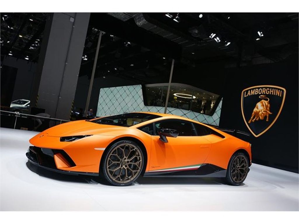 Siêu bò” Lamborghini Huracan Performante lần đầu lộ diện tại Châu Á