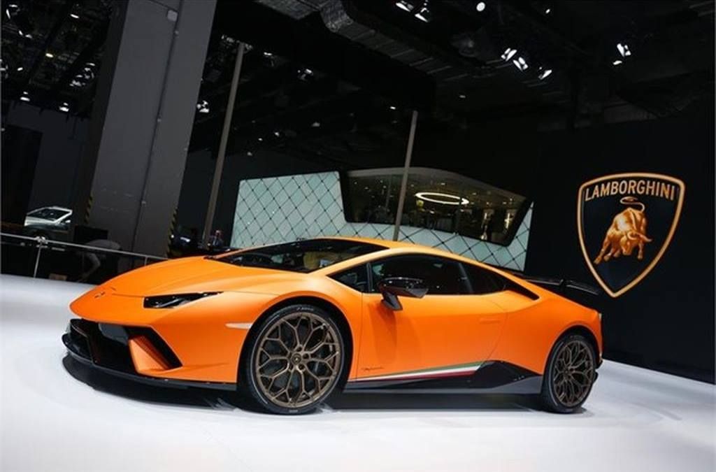 Siêu bò” Lamborghini Huracan Performante lần đầu lộ diện tại Châu Á