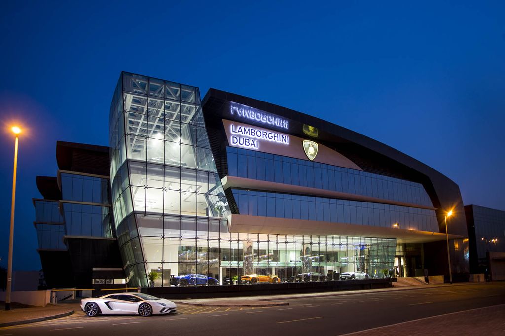 Lamborghini mở Showroom lớn nhất của mình tại Dubai
