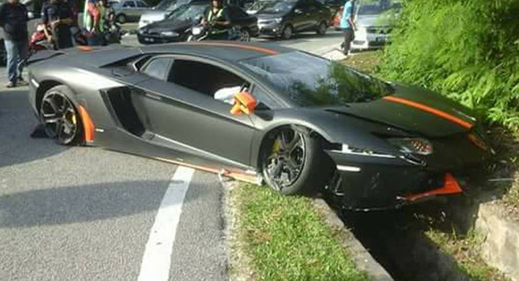 Thêm một siêu xe Lamborghini Aventador 