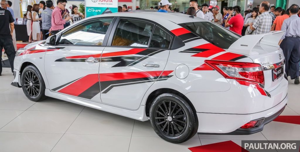Toyota Vios phiên bản xe đua giá 452 triệu đồng