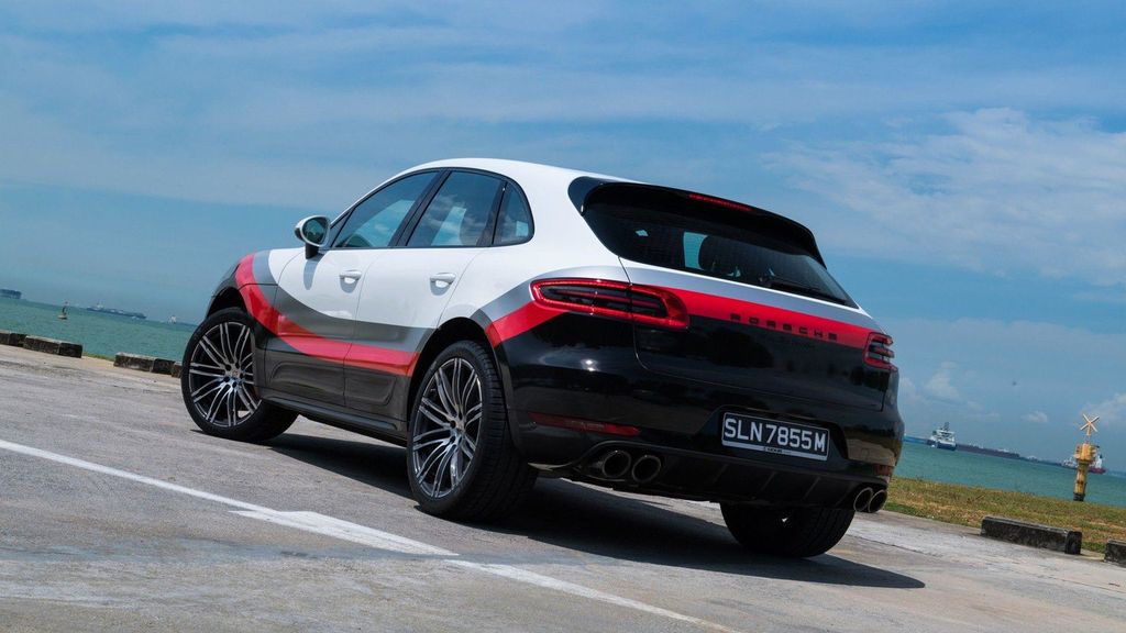 Chiêm ngưỡng Porsche Macan Turbo với đồ họa xe đua cực kỳ bắt mắt - ảnh 6 Chiêm ngưỡng Porsche Macan Turbo với đồ họa xe đua cực kỳ bắt mắt - ảnh 6