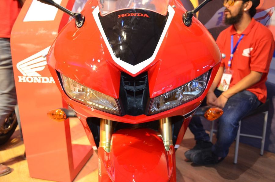 Honda CBR 600RR 2017 được trưng bày tại Nepal Auto Show Honda Cbr 600Rr 2017 Được Trưng Bày Tại Nepal Auto Show
