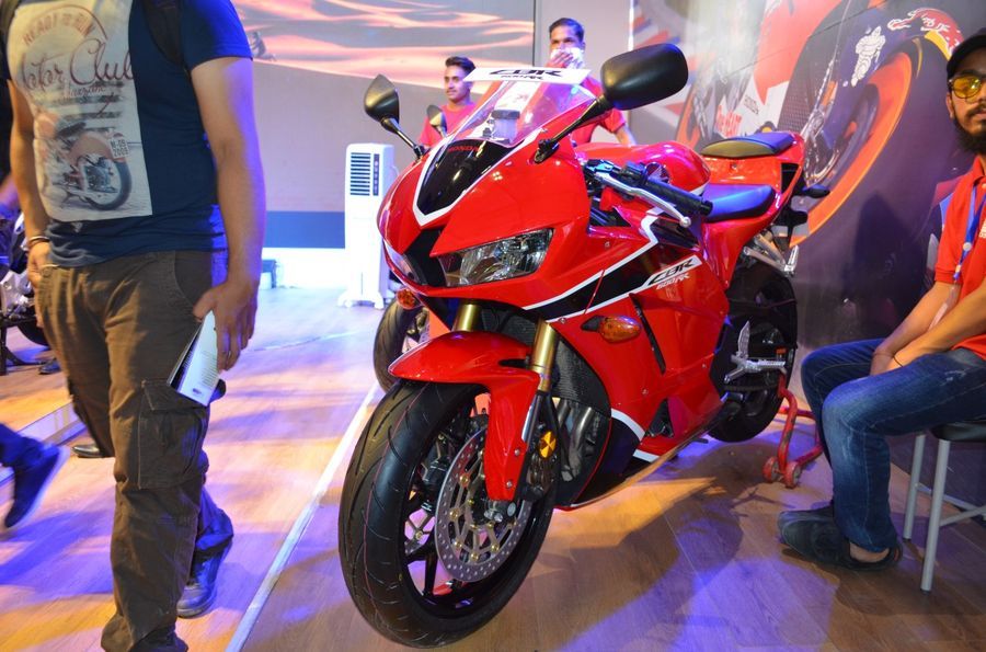 Honda CBR 600RR 2017 được trưng bày tại Nepal Auto Show Honda Cbr 600Rr 2017 Được Trưng Bày Tại Nepal Auto Show