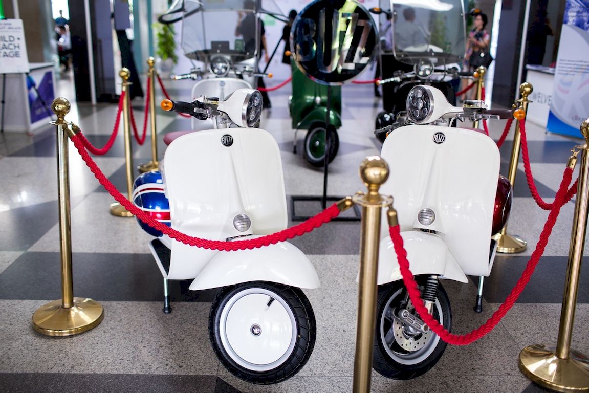 Trên tay Dat Bike Weaver 200 xe máy điện Việt Nam giá 549 triệu mở