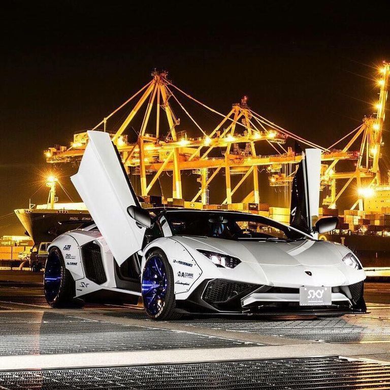 Liberty Walk tiếp tục gây chú ý với Lamborghini Aventador SV đặc biệt