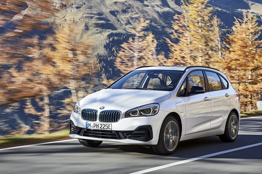 Đánh giá xe BMW 225xe M Sport Active Tourer GreenCarGuidecouk