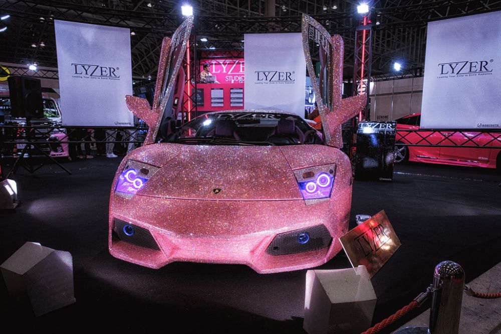 Lamborghini LYZER gây ấn tượng tại Tokyo Auto Salon với lớp vỏ làm từ   viên pha lê Swarovski
