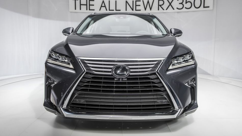 Cận cảnh Lexus LX600 bản 7 chỗ giá hơn 10 tỷ đồng  Ôtô
