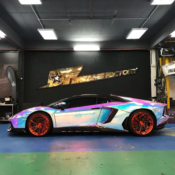 Ai cũng phải chú ý siêu xe Lamborghini Aventador độ bọc thân xe Hologram