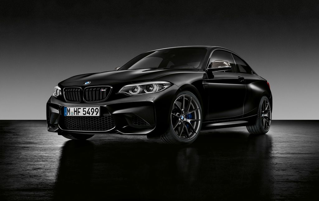 BMW M2 Black Shadow Edition: Đam mê với các dòng xe thể thao cực đỉnh? Hãy chiêm ngưỡng ngay loại xe BMW M2 Black Shadow Edition được sáng tạo bởi BMW M GmbH. Với thiết kế thể thao và mạnh mẽ, chiếc xe này sẽ đưa bạn đến một trải nghiệm lái xe tuyệt vời và đầy cảm xúc.