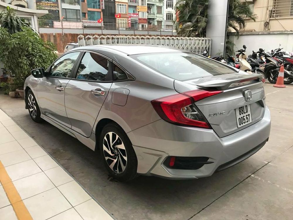 Hông xe Honda Civic 2018 màu bạc | Giá xe Honda Civic 2018 - 0917325699