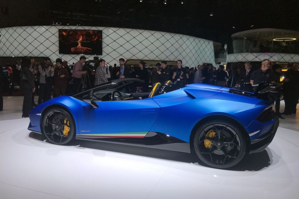 Lamborghini Huracan Performante Spyder chính thức ra mắt tại Triển lãm  Geneva 2018