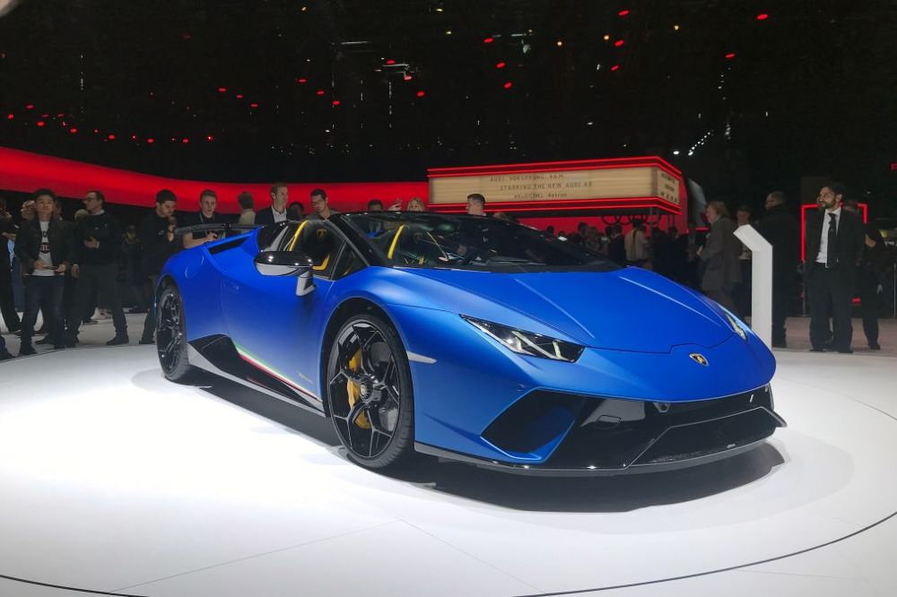 Lamborghini Huracan Performante Spyder chính thức ra mắt tại Triển lãm  Geneva 2018