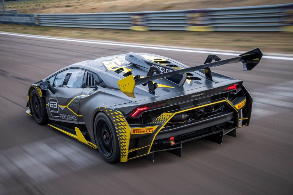 Siêu xe Lamborghini Huracan Super Trofeo EVO chính thức ra mắt tại đường  đua Sepang