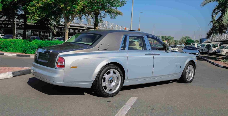 Hải quan Hải Phòng tạm giữ hai xe Rolls-Royce thuộc danh mục cấm nhập khẩu