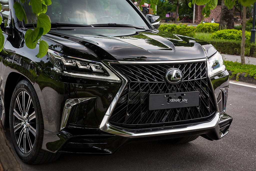Off Road Beast Or City Slicker? Bmw X7 Vs Lexus Lx Detailed Review - rtfq4fw