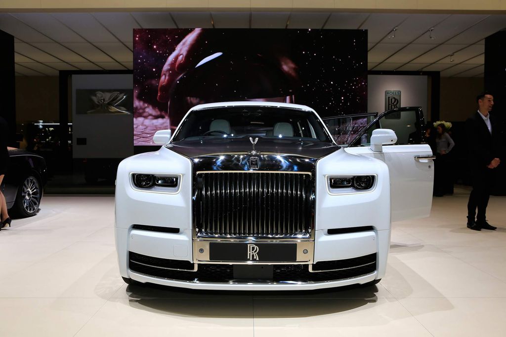 2019 RollsRoyce Ghost Review Pricing and Specs