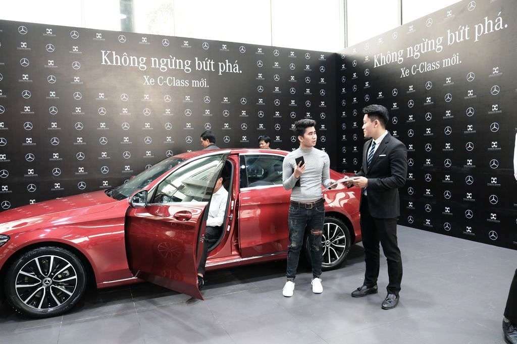Vietnam Star Automobile tổ chức thành công lễ ra mắt Mercedes-Benz C-Class  2019 tại Hà Nội | Cho thuê xe hơi , cho thuê xe tự lái 