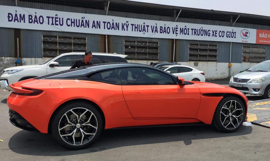 Aston Martin Db11 V8 Thứ 4 Tại Việt Nam Nhanh Chóng Được Bàn Giao Cho Chủ Xe